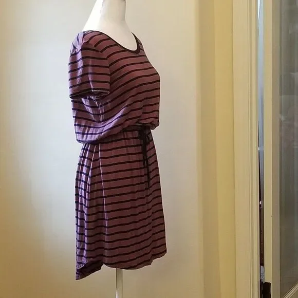 Olive & Oak Striped Drawstring Waist T-Shirt Dress Size M Burgundy Navy Casual - Picture 3 of 5